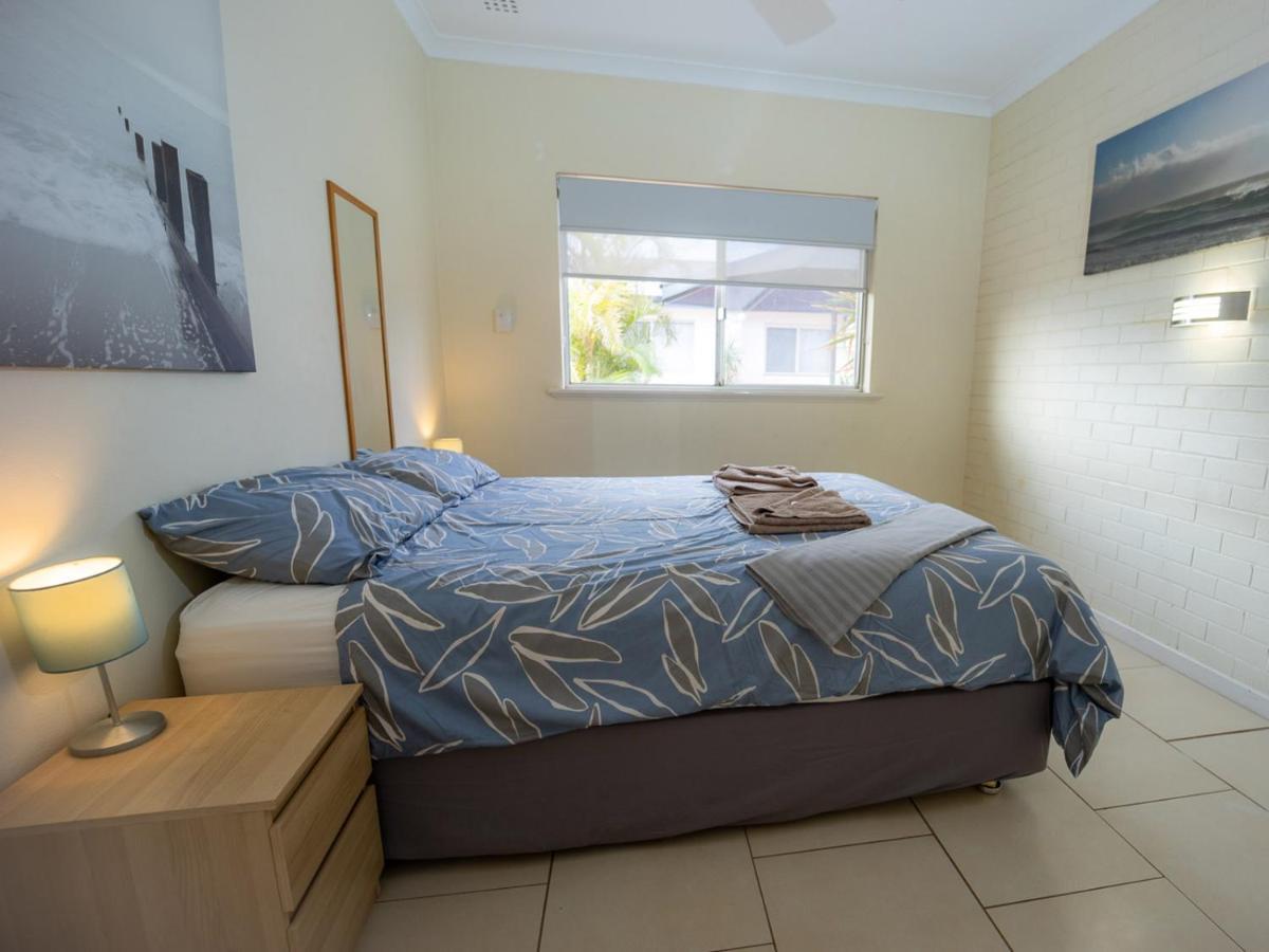 Api Pelican Beach Front Apartments คาร์ลแบร์รี ภายนอก รูปภาพ