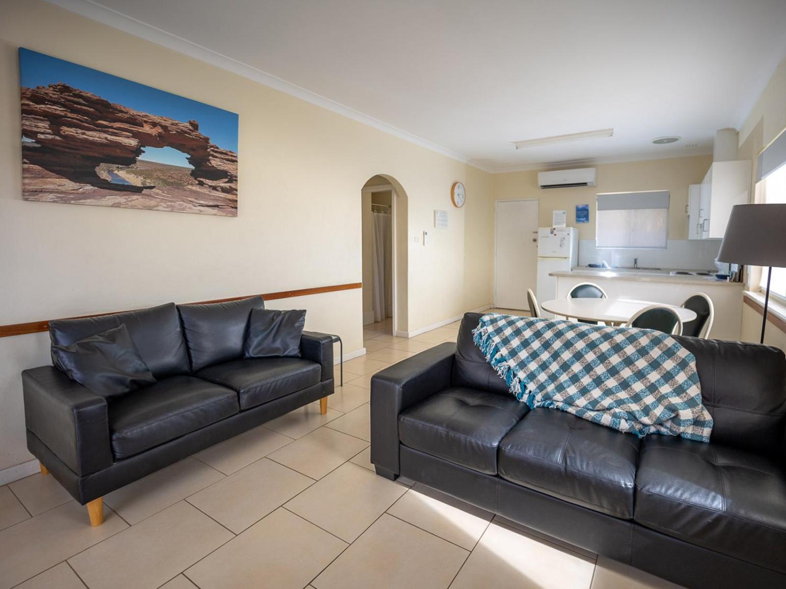 Api Pelican Beach Front Apartments คาร์ลแบร์รี ภายนอก รูปภาพ