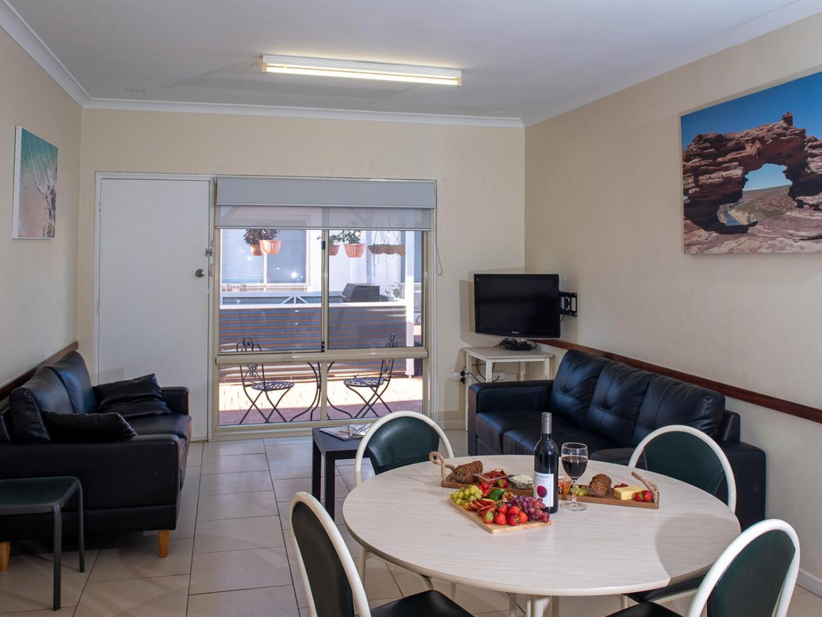 Api Pelican Beach Front Apartments คาร์ลแบร์รี ภายนอก รูปภาพ